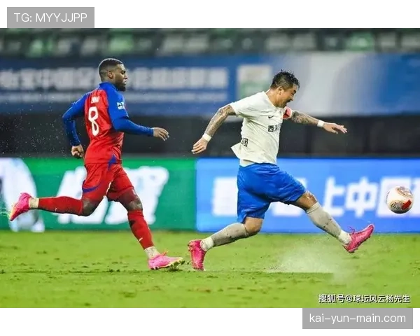 快讯:梅斯球员抗议裁判任意球判罚过严,一分钟内连吃两张黄牌被罚下 快讯:梅斯球员抗议裁判任意球判罚过严,一分钟内连吃两张黄牌被罚下